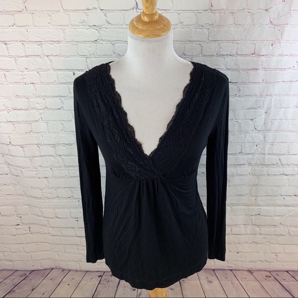 Tahari lace trim long sleeve blouse - Picture 2 of 7